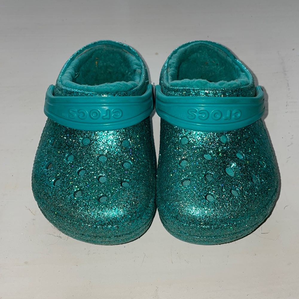 Girls teal sparkle insulated crocs